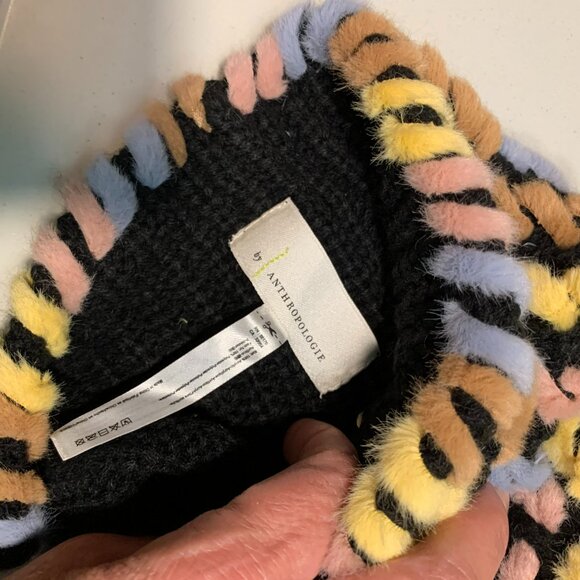 Anthropologie winter pom-pom beanie - Picture 2 of 2